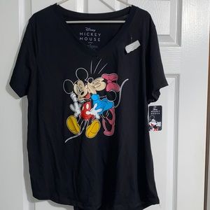 NWT Mickey Mouse Minnie mouse 2x Disney T-shirt V-neck